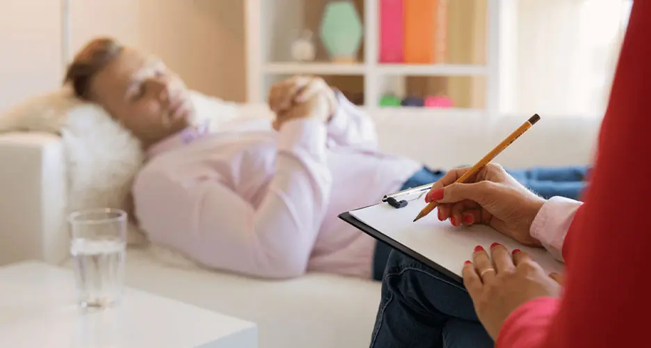 تکنیکهای رایج هیپنوتراپی برای مقابله با اضطراب